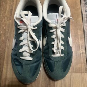 Women’s Nike Pacific Sneakers 9.5